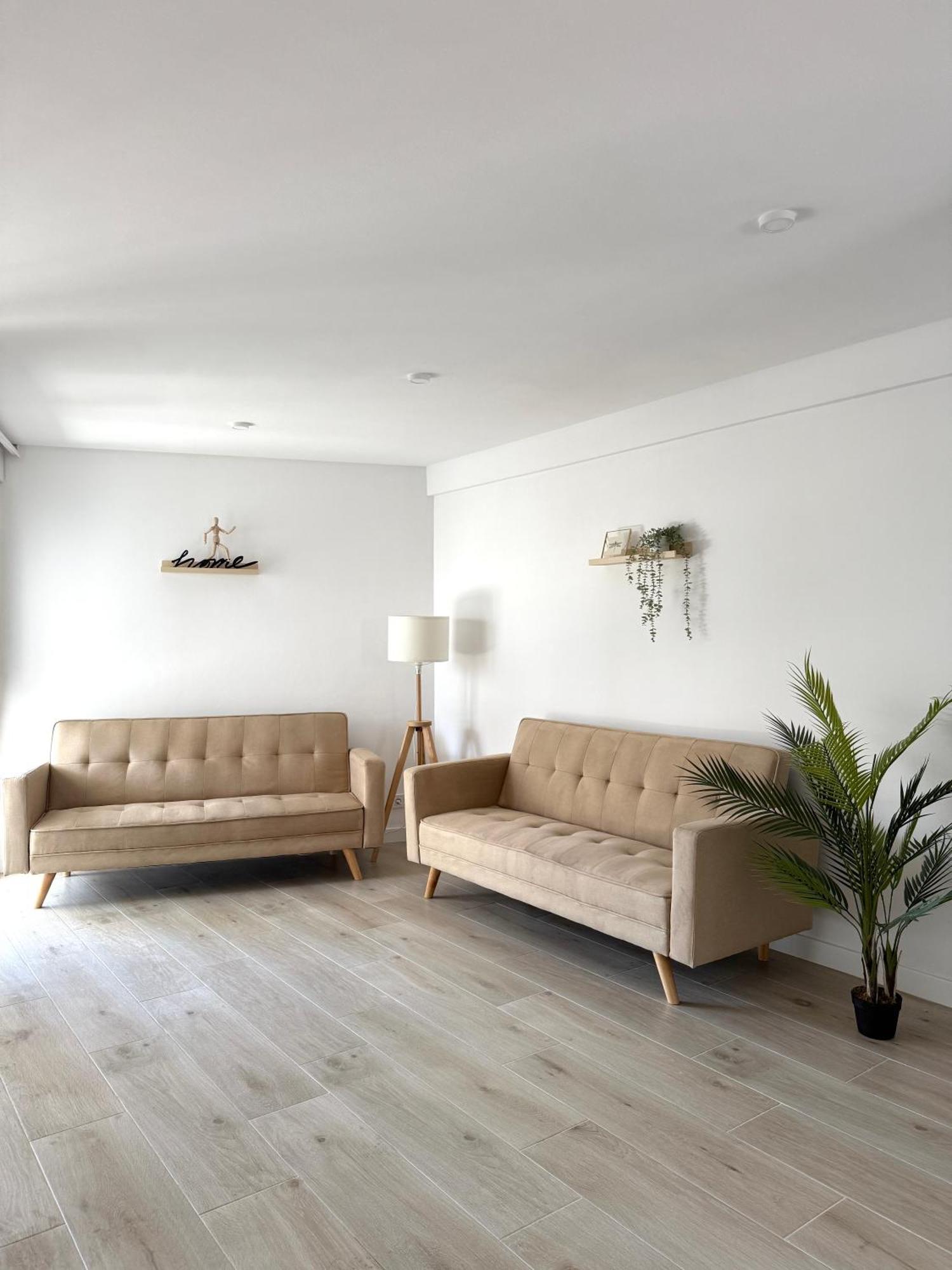 Beauty Home Салоу Екстериор снимка